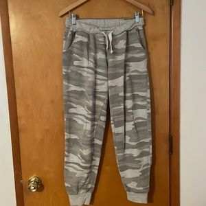 Reflex jogger sweats. Worn once. Has pockets.